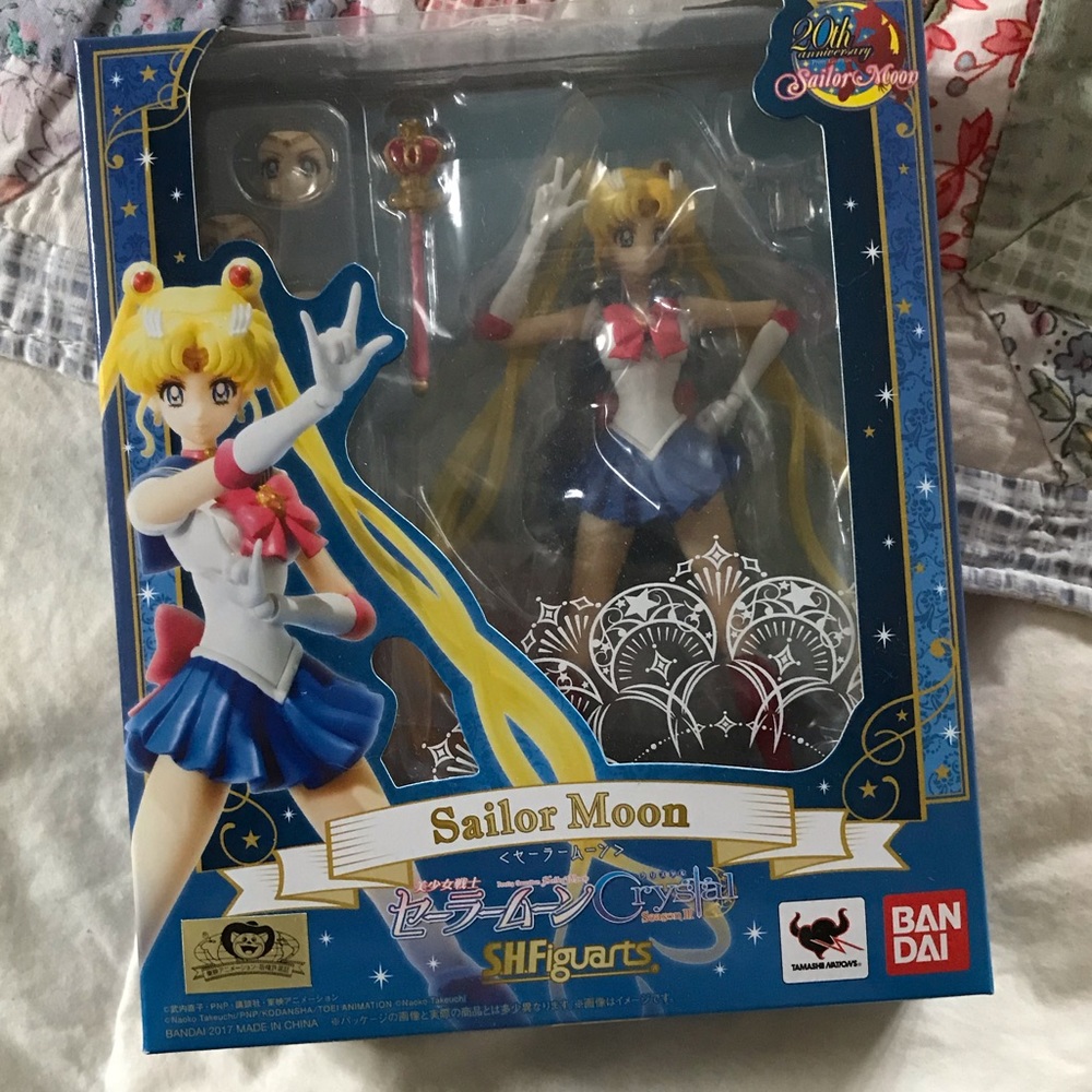 S.H.Figuarts Sailor Moon Crystal Figure *UNOPENED*
